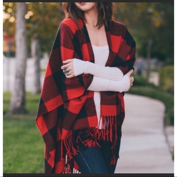 SALE BUCKINGHAM PLAID PONCHO - Picture 6 of 6